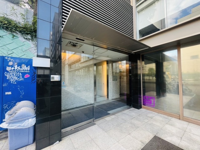 GRAVA代官山(グラバ代官山)ビル エントランス