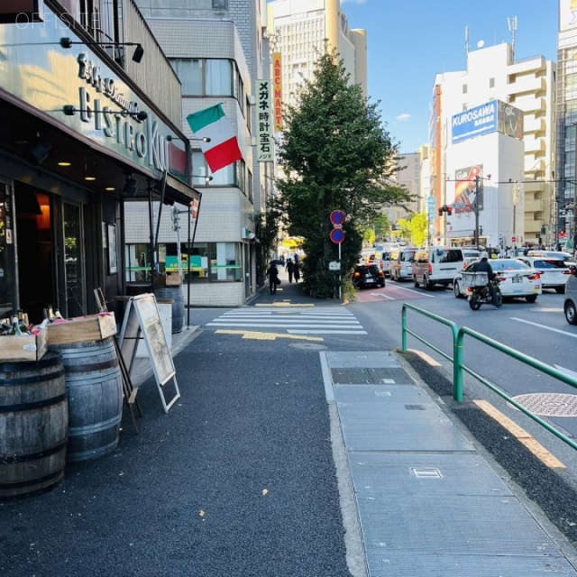 神保町SF1 前面歩道