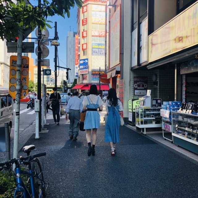 小暮ビル ビル前面道路