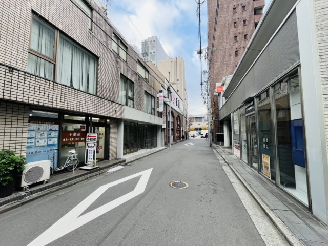 ラ・ポルト青山 周辺