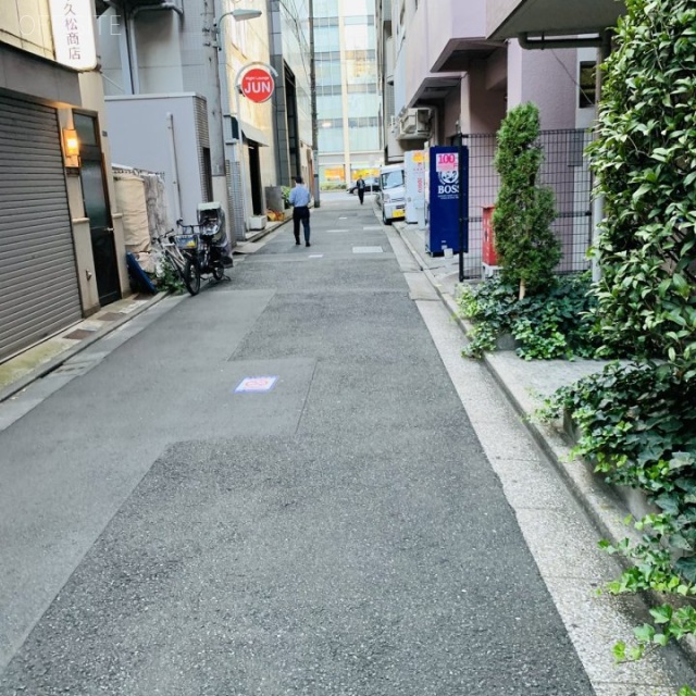 REビル 前面道路