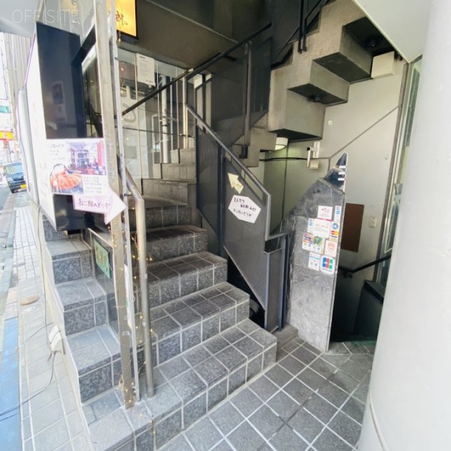 コハラビル別館 内階段あ