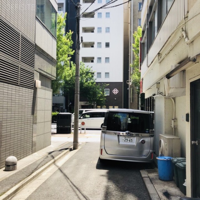 印章会館 ビル前面道路