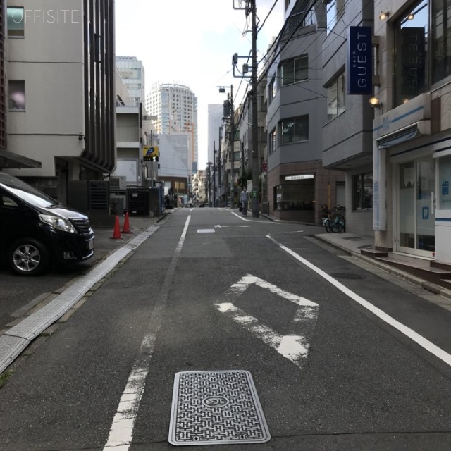 中村ビル ビル前面道路