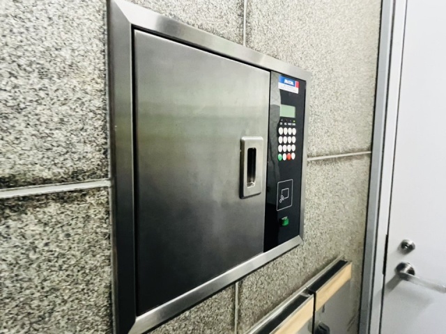 日本橋ピアザビル　エントランス