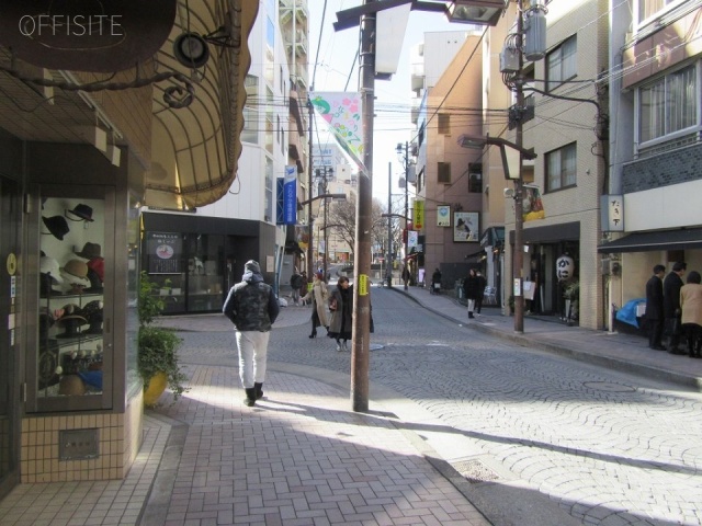 オフィスエイトビル ビル前面道路