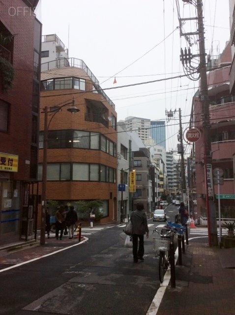 たけうちビル ビル周辺道路