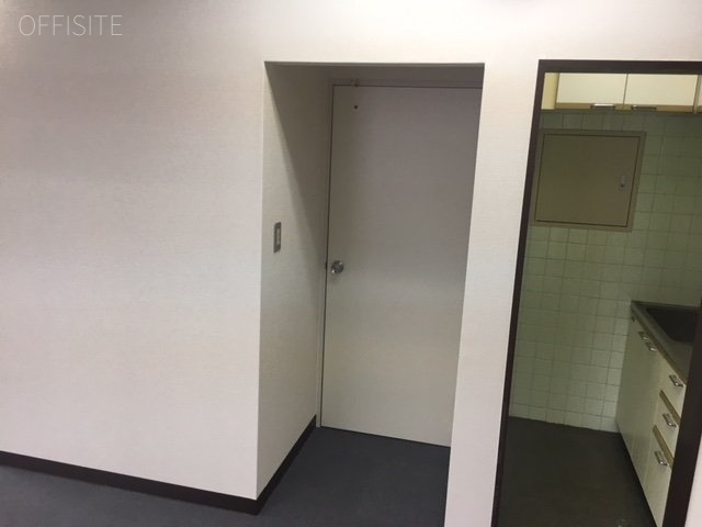 MARUSHINビル トイレ 入口