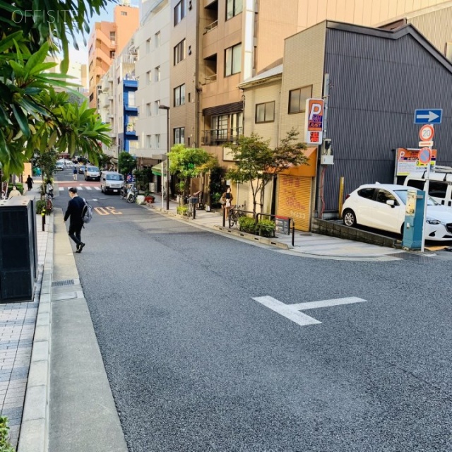 お茶の水センタービル ビル前面道路