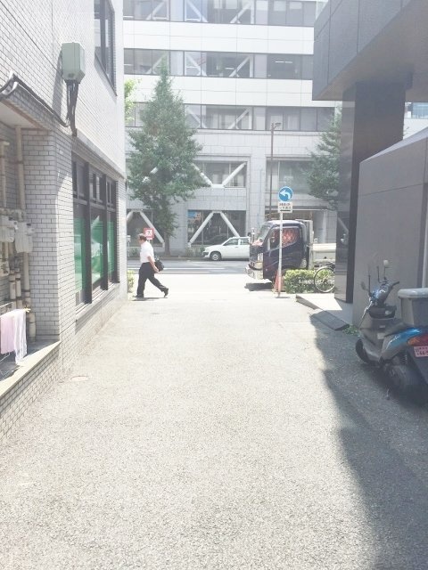 伊東ビル ビル前面道路