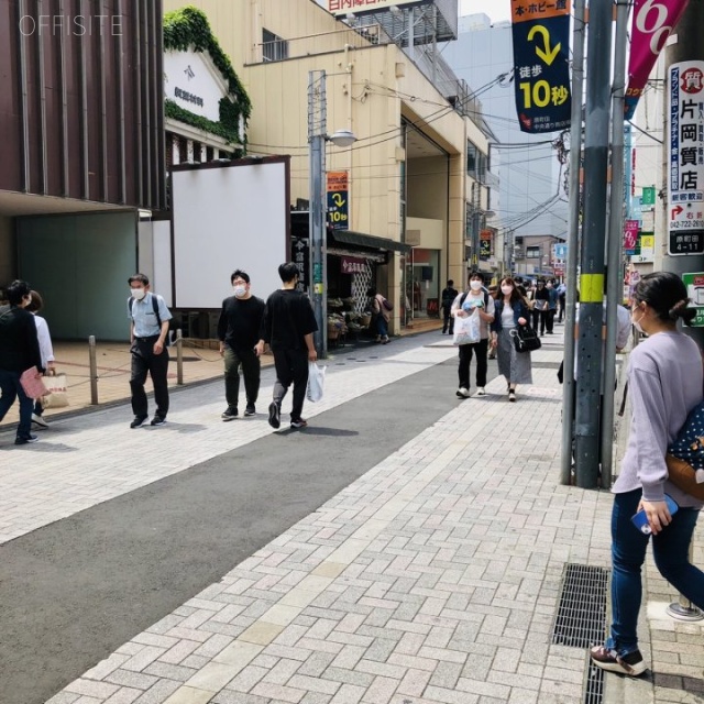 コロンブスビル ビル前面道路