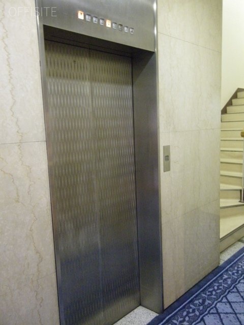 有楽橋ビル エレベーター