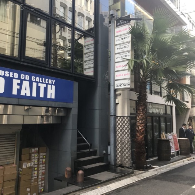 西新宿ウインズビル　エントランス