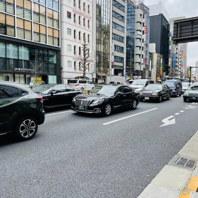 博愛堂ビル ビル前面道路
