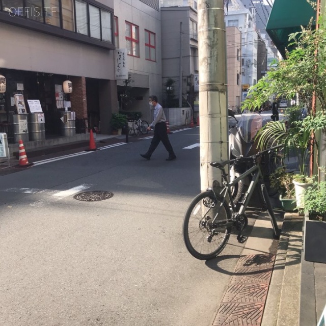中央ビル ビル前面道路