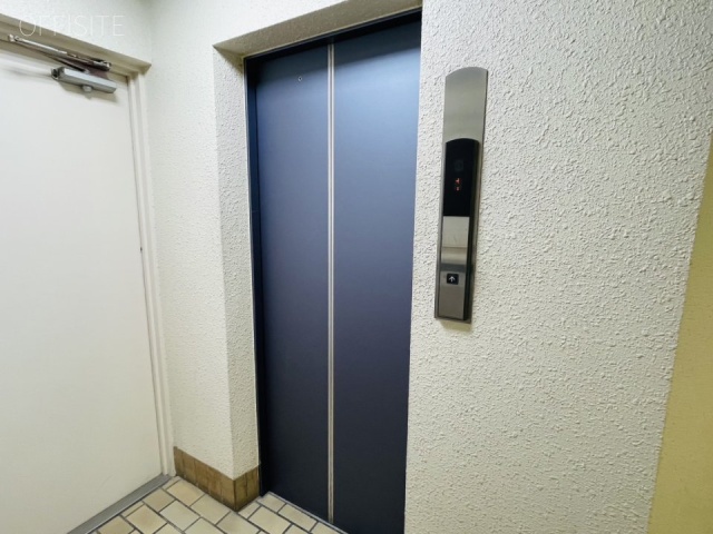 アートビル　エレベーター