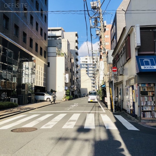 ニューリバータワー 前面道路