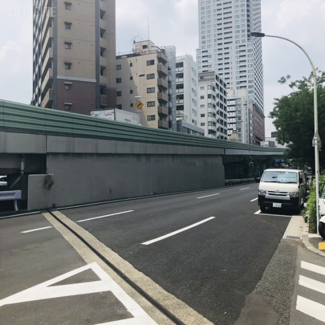 プライムアーバン目黒青葉台 前面道路