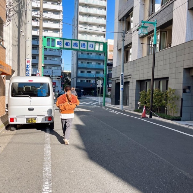 エルフストック山本ビル ビル前面道路