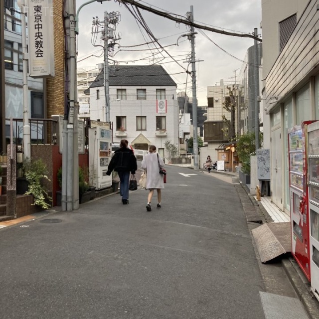 原宿パトリアビル ビル前面道路