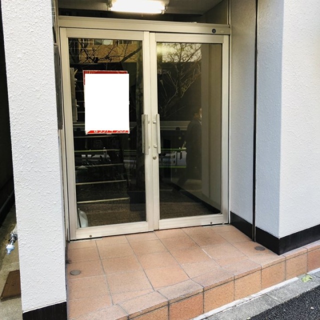 尾島ビル エントランス