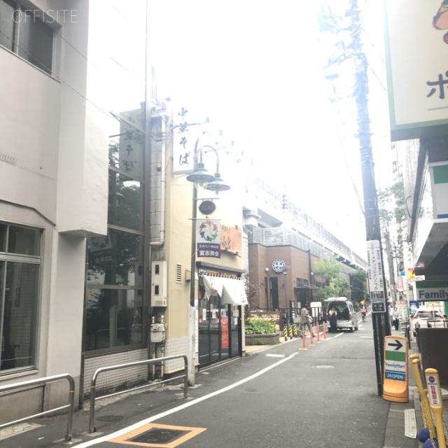 森戸ビル ビル前面道路