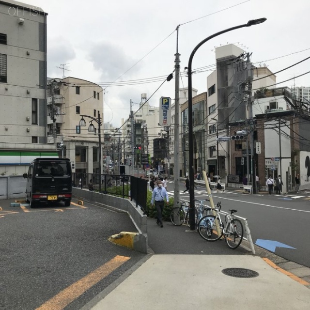 ニチハタビル ビル前面道路