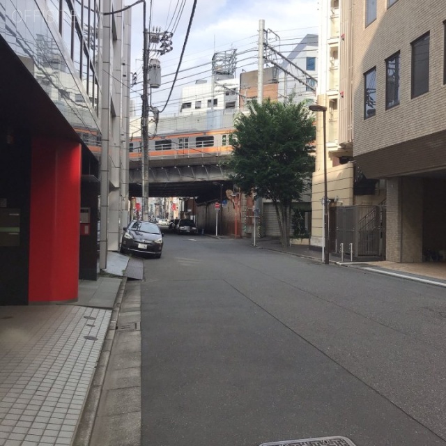 神田鎌倉ビル ビル前面道路