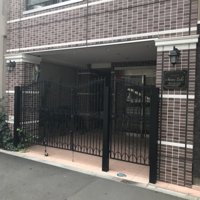 スワンレイク神田和泉町　エントランス