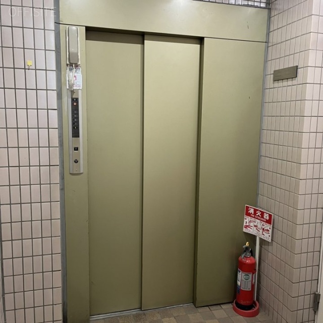 南青山篠崎ビル エレベーター