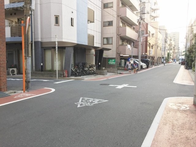 藤ビル ビル前面道路