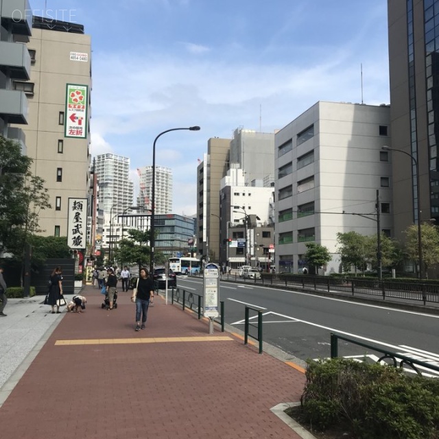 住友不動産田町ビル ビル前面道路