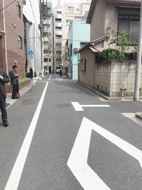 協栄兜町ビル ビル前面道路