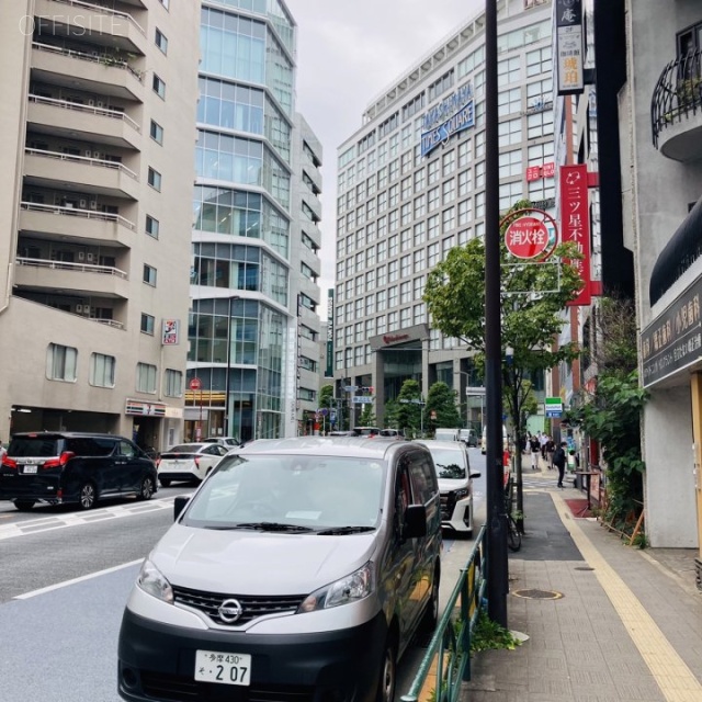 新四curumuビル ビル前面道路