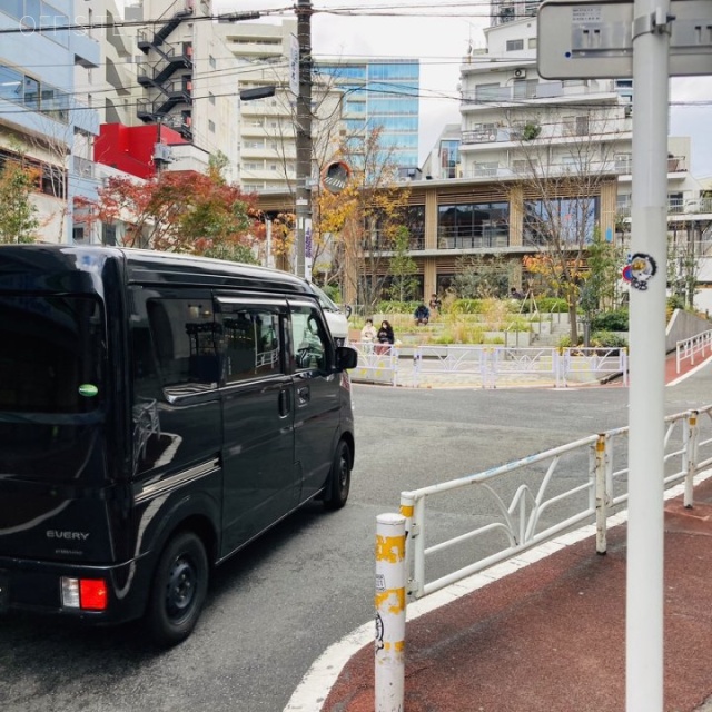 ホテルエミット渋谷ビル ビル前面道路