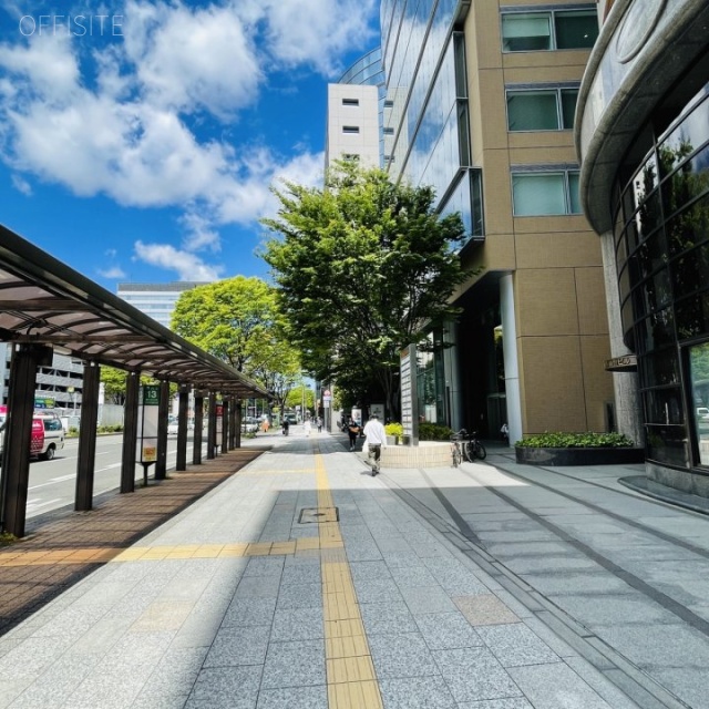 大和証券仙台ビル 前面歩道