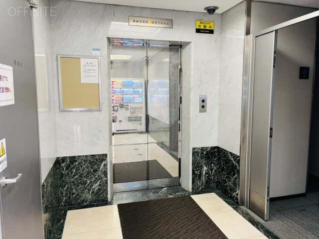 興和芝公園ビル　エントランス