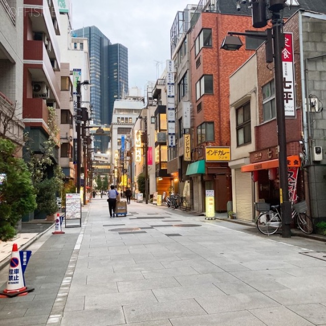 神茂(かんも)ビル 前面道路