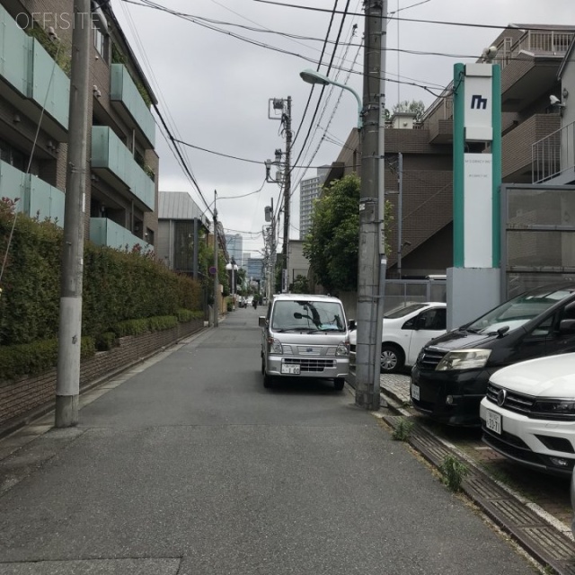 パティオ原宿 ビル前面道路