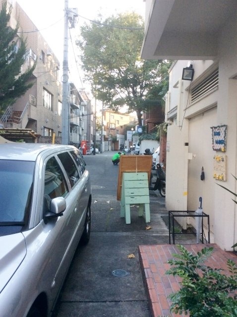 バルビゾン76 ビル周辺道路