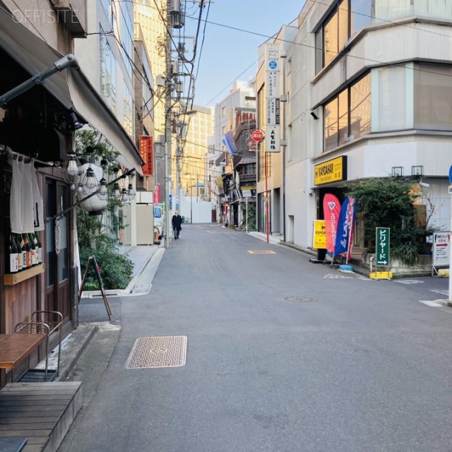三光ビル ビル前面道路