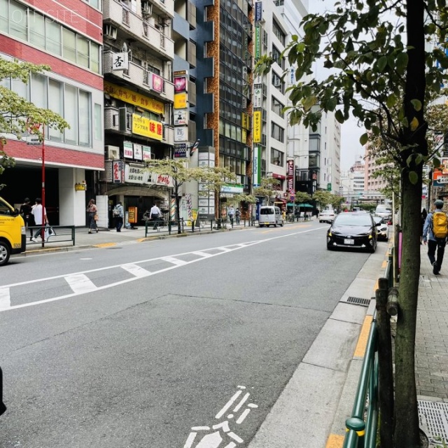 セイチビル ビル前面道路