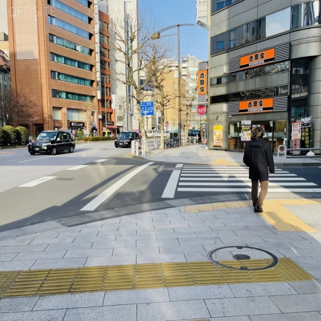 陽友神田ビル ビル前面道路