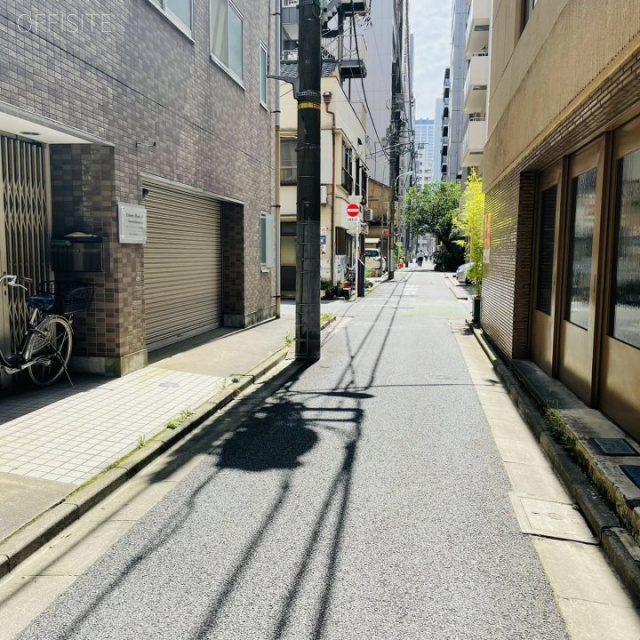 センチュリーホーム日本橋浜町　ビル前面道路