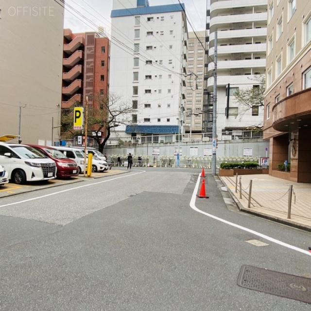 行雲ビル　ビル前面道路