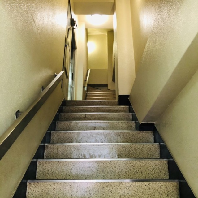 神崎ビル エントランス