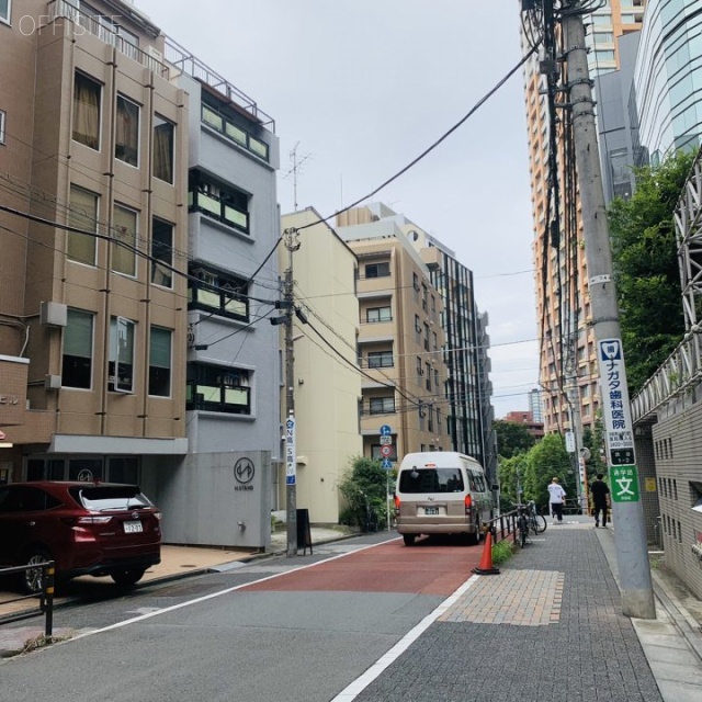 SEMPOSビル ビル全面道路