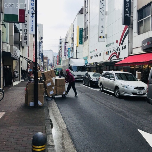 森本ビル　ビル前面道路