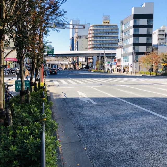 かみちビル　前面は浅草通り
