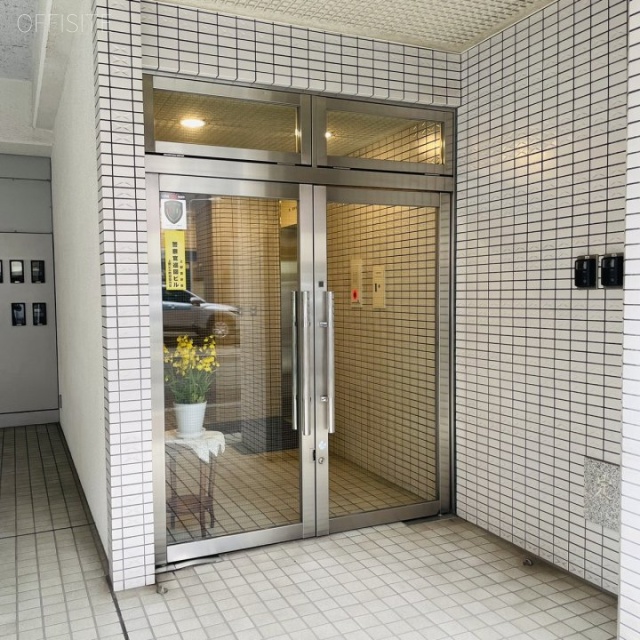 フジ御徒町ビル エントランス